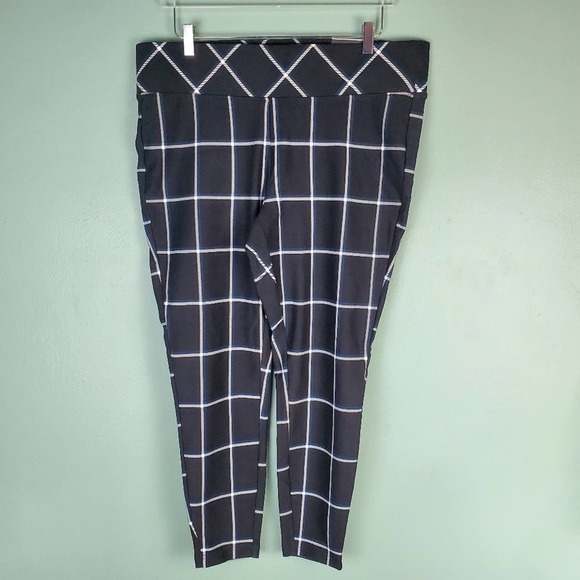 torrid Pants - Torrid Women's Studio Ponte Slim Fix Black Plaid Pull On Pixie Pant Size 2